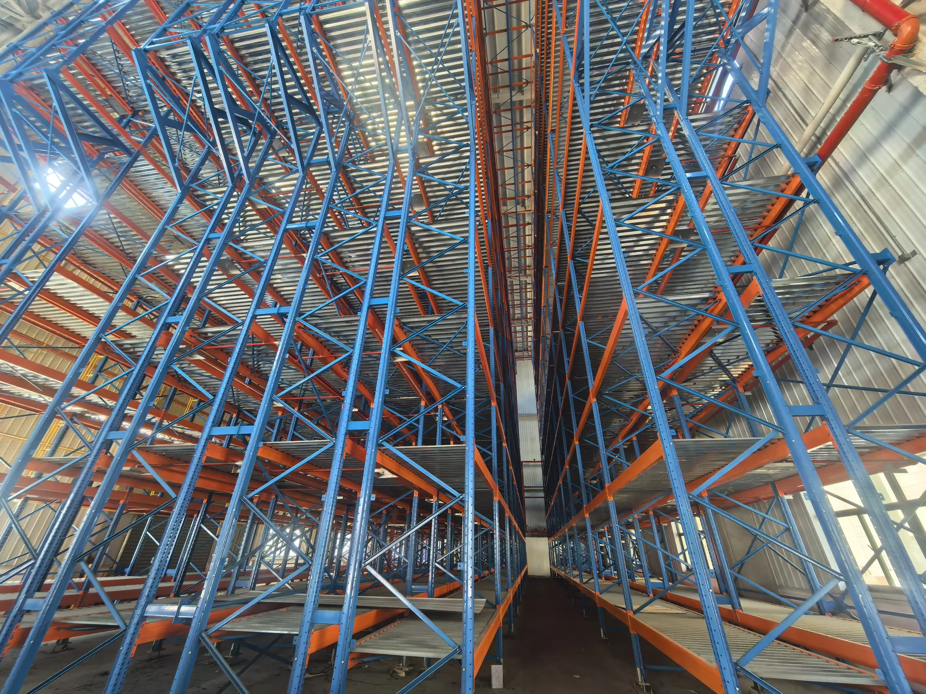 Warehouse racking at the Jiaxing, Haiyan base